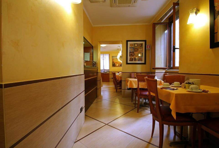 Food & Drinks 5, Hotel Lirico, Rome