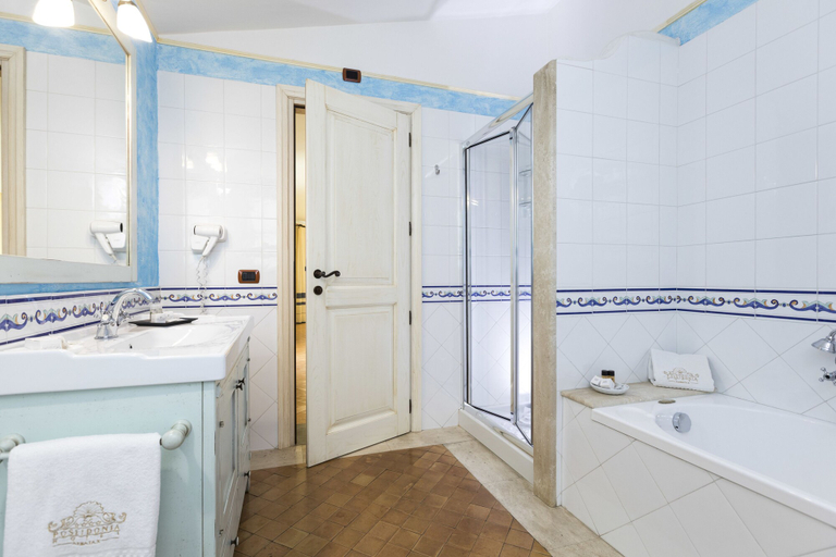 Bathroom 3, Hotel Poseidonia, Ogliastra