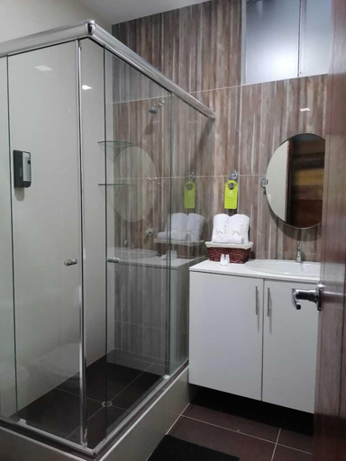 Bathroom, Orlando's Hotel, Pataz