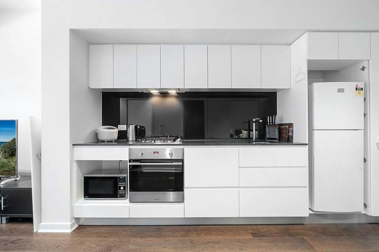 Others 4, EDWARD, 3BDR Melbourne Apartment, Melbourne