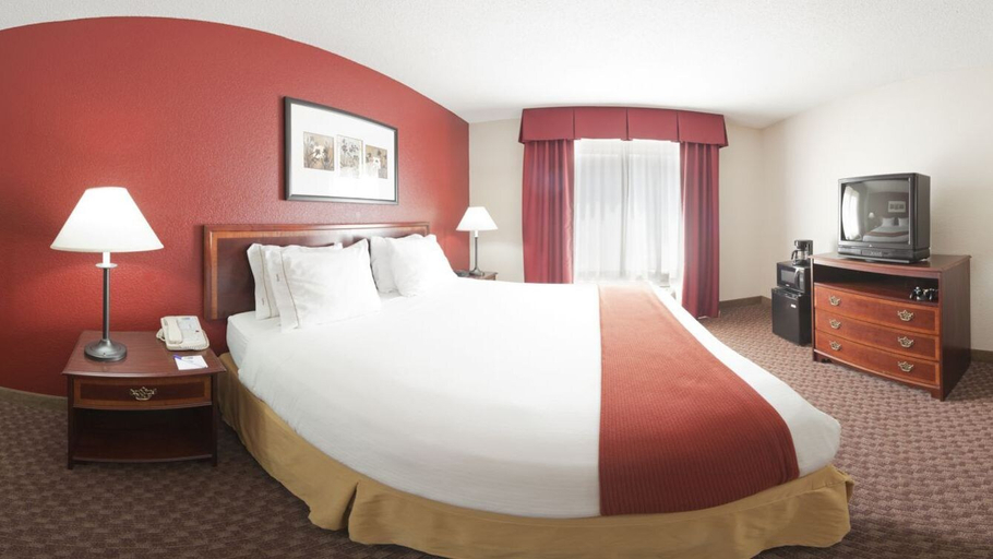Bedroom 3, Baymont by Wyndham Merrillville, Lake
