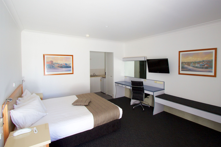 Bedroom 4, Albury Paddlesteamer, Albury