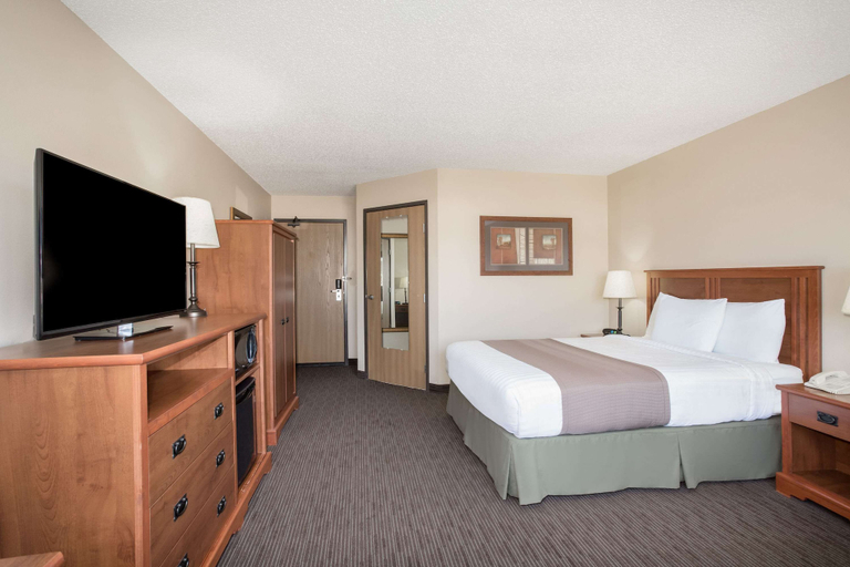 Bedroom 3, AmericInn by Wyndham Sioux City, Woodbury