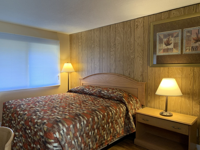 Bedroom 3, Green View Motel and RV Park, Kootenay Boundary