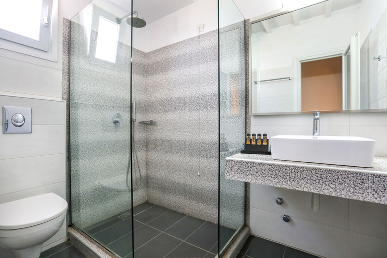 Bathroom 5, Petinaros Hotel, South Aegean