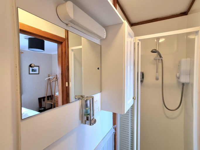 Bathroom 3, Brae Lea Guest House, Eilean Siar