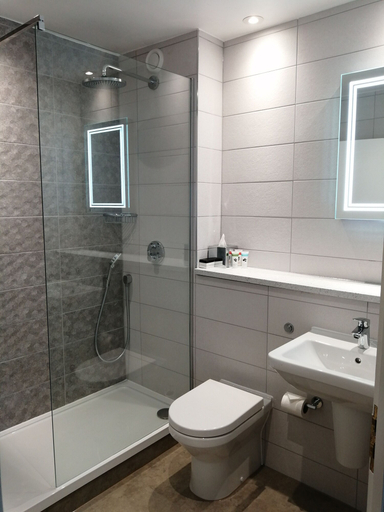 Bathroom 4, Best Western Plus Angel Hotel, Wiltshire