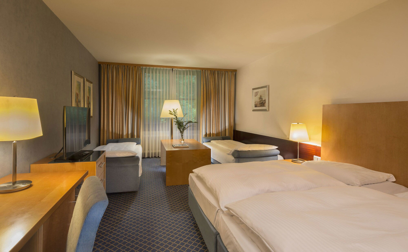 Bedroom 4, Maritim Hotel am Schlossgarten Fulda, Fulda