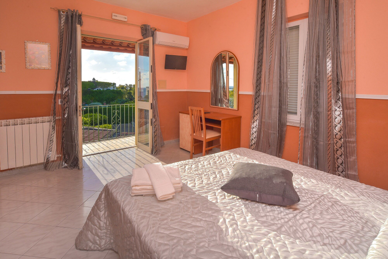 Bedroom 2, Junior Village Vacanze&Relax, Napoli