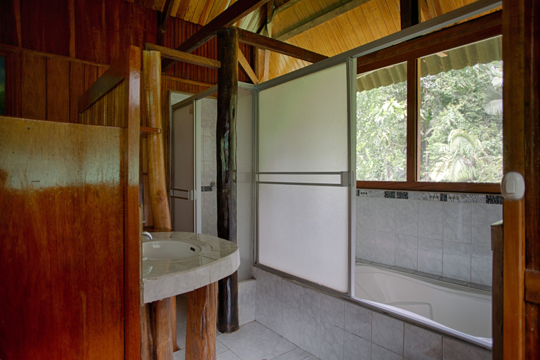Bathroom 4, EcoAmazonia Lodge, Tambopata