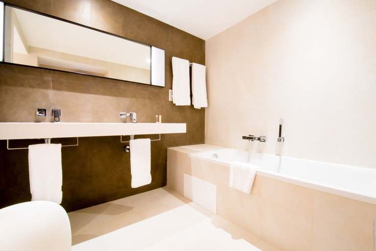 Bathroom 5, Simon Hotel, Fort-de-France