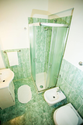Bathroom 5, Domina Popolo B&B, Rome
