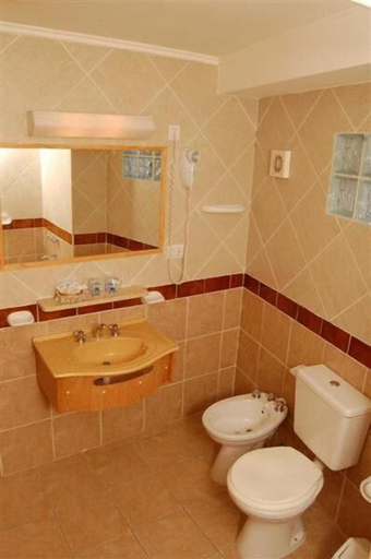 Bathroom 4, Ruca Cheli Village Ski Hotel, Bariloche