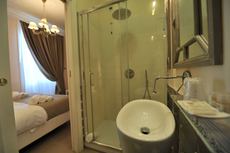 Bathroom 5, Hotel Villa Zaccardi, Roma