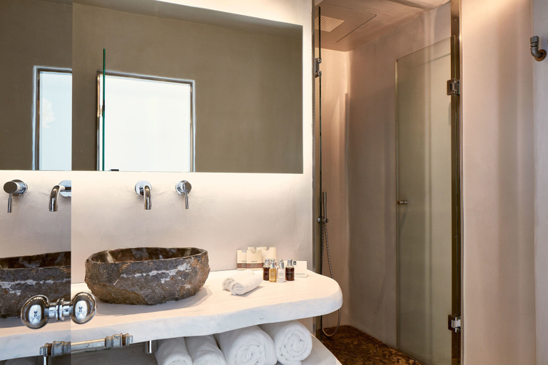Bathroom 4, Homeric Poems, South Aegean