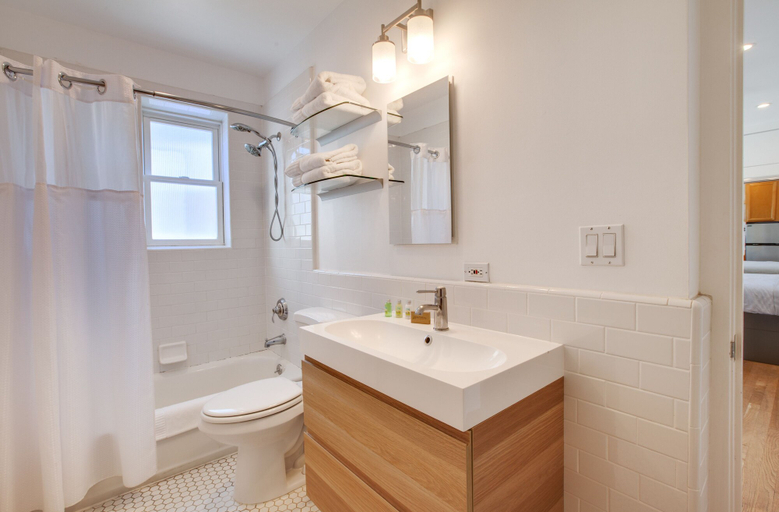 Bathroom 5, Venice Suites, Los Angeles