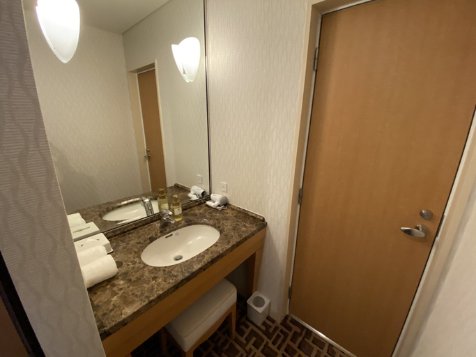 Bathroom 5, Okura Chiba Hotel, Chiba