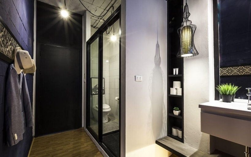 Bathroom 5, Fulfill Phuket Hostel, Phuket Island