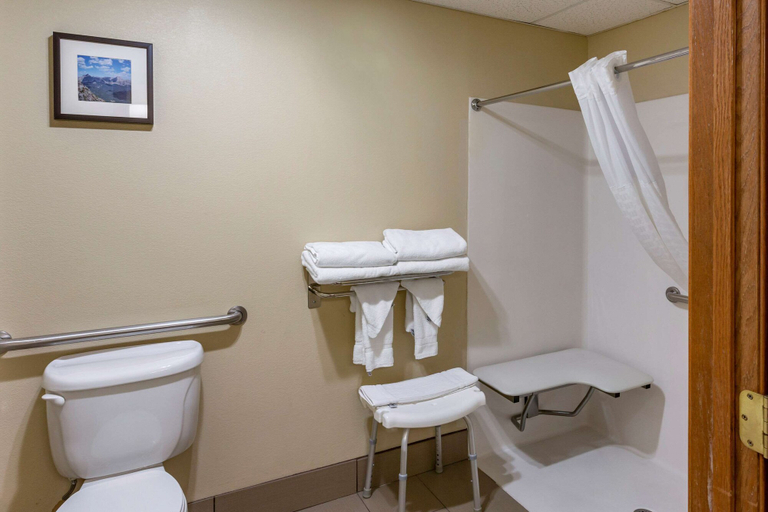 Bathroom 4, Comfort Inn Evanston I-80, Uinta