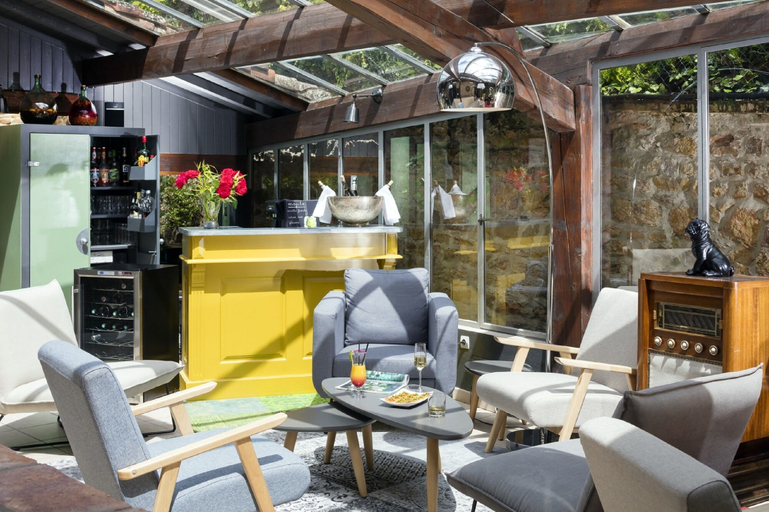 Food & Drinks 5, Contact Hôtels Le Savigny & Spa, Rhône