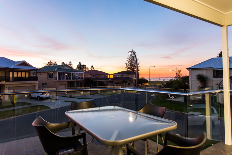 Sport & Beauty, Reflections by Rockingham Apartments, Rockingham