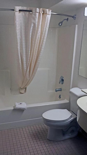 Bathroom 4, Motel 6 Dixon, CA, Solano