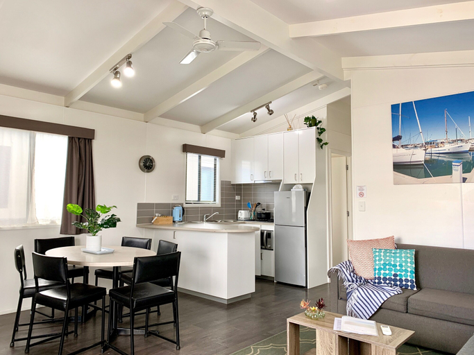 Others 5, Apollo Bay Waterfront Motor Inn, Colac-Otway - South