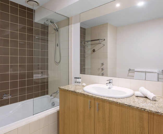 Bathroom 5, Oaks Melbourne on Market Hotel, Melbourne