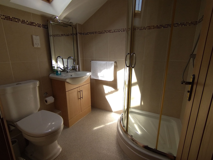 Bathroom 3, The Barn B&B, Bridgend