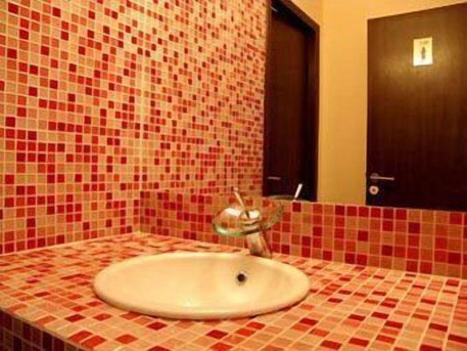 Bathroom 4, Valeo Hotel, Balchik