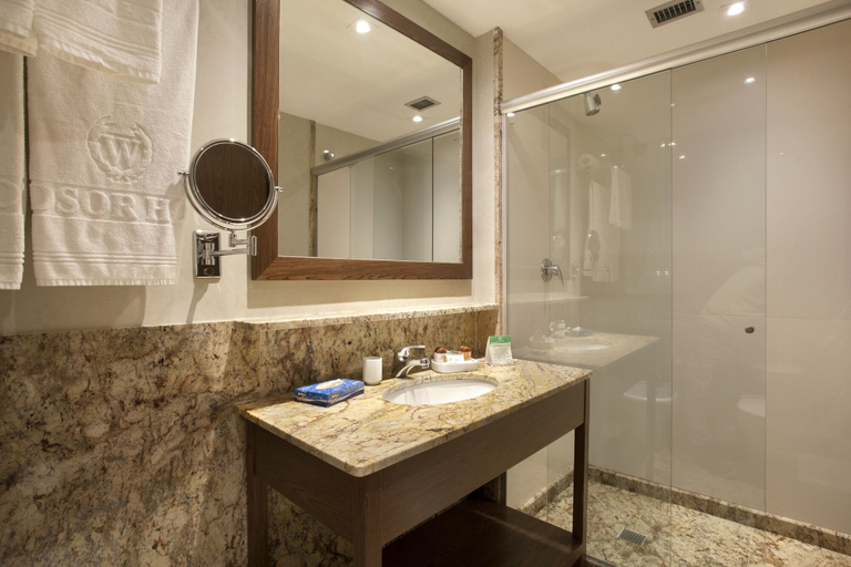 Bathroom 5, Windsor Palace Copacabana, Rio de Janeiro