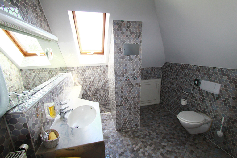 Bathroom 5, Abasto Hotel Eichenau, Fürstenfeldbruck