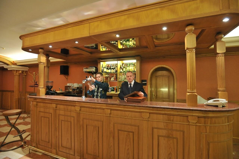 Food & Drinks, Danilovskaya Hotel, Central