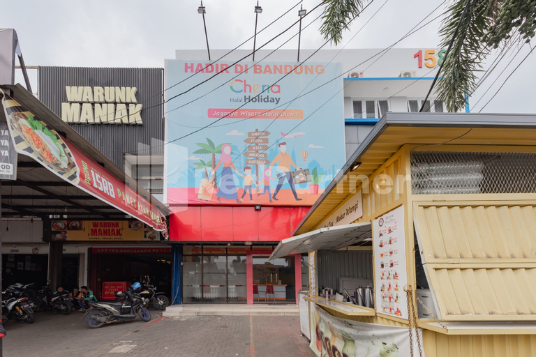 Exterior & Views 2, 158 Guest House Syariah Mitra RedDoorz, Bandung