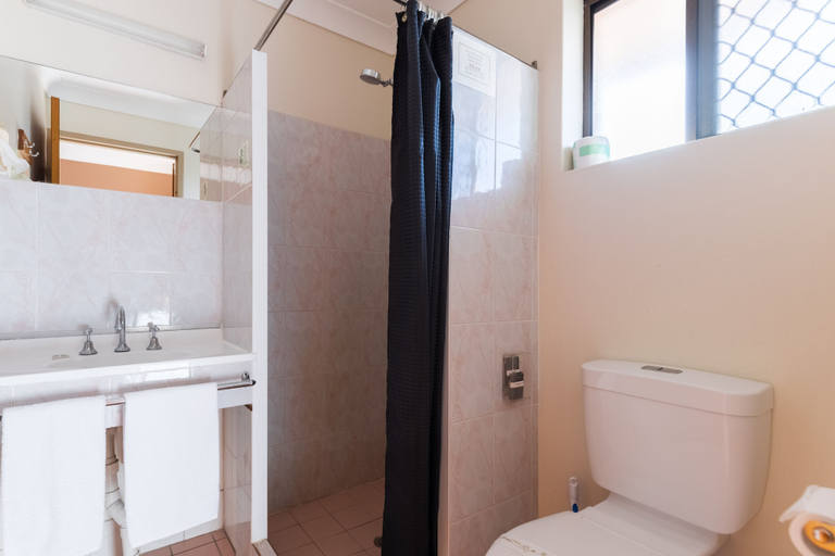 Bathroom 4, Midlands Motel, Greater Taree