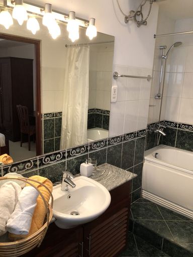 Bathroom 3, Hedges Court Residencies Town Hall-2 Room 3 Bed Apartment, Colombo