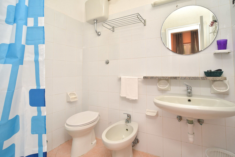 Bathroom, Junior Village Vacanze&Relax, Napoli