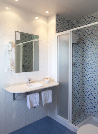 Bathroom 3, Hotel Bersoca, Castellón