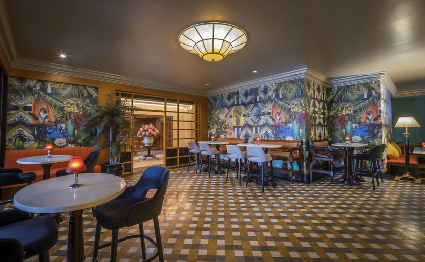 Food & Drinks 5, Victoria Hotel
