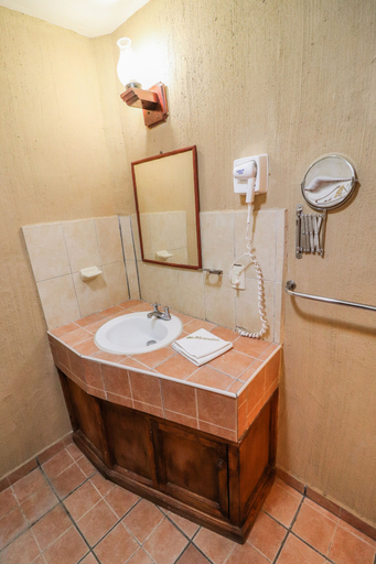 Bathroom 4, El Marques Hacienda Hotel, Guanajuato