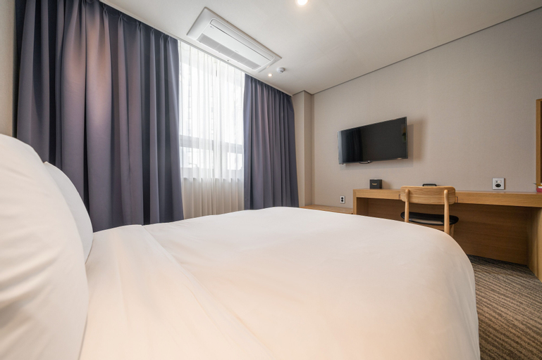 Bedroom 14