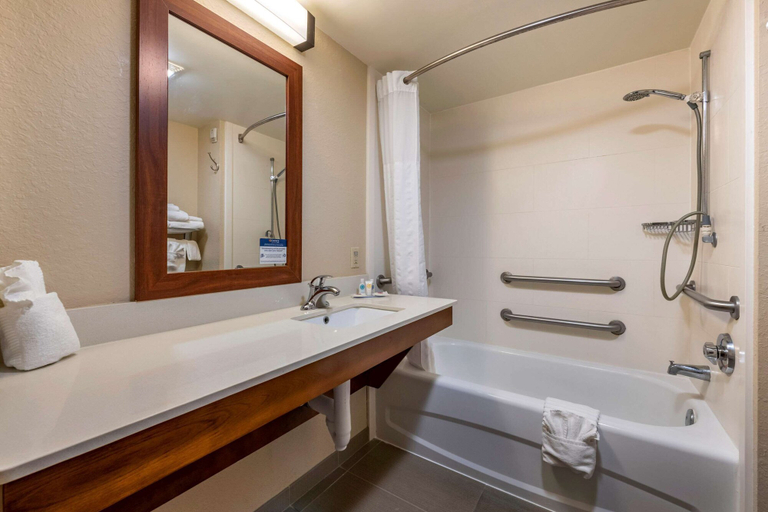 Bathroom 4, Comfort Inn & Suites Orlando North, Seminole
