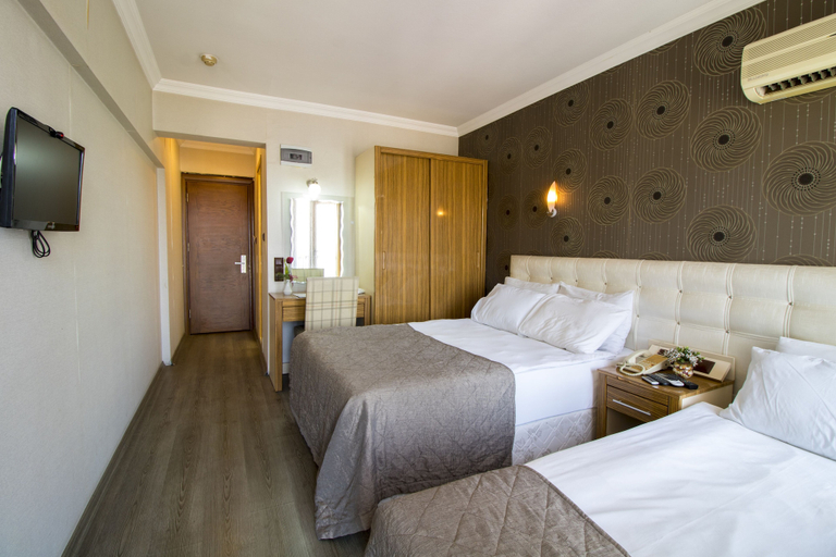 Bedroom 3, Kocaman Hotel, Konak