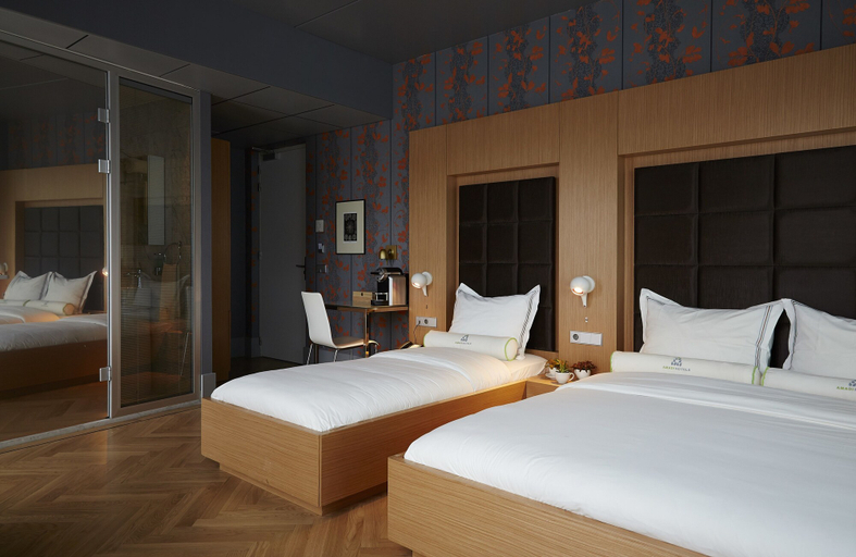 Bedroom 3, Amadi Park Hotel, Amsterdam