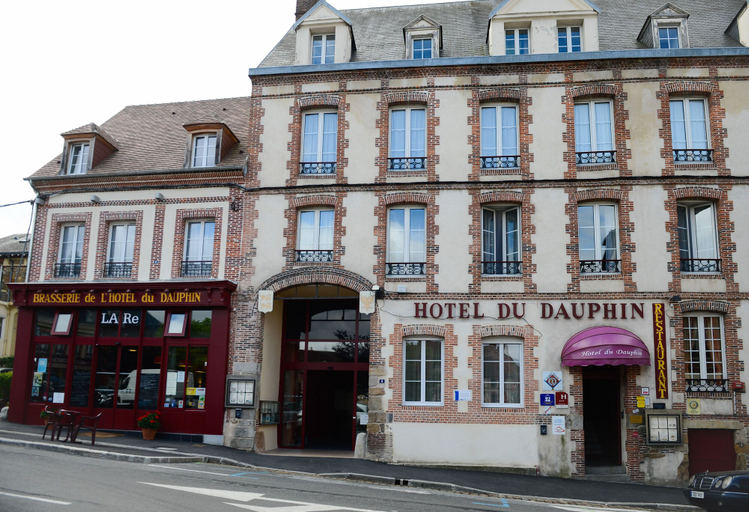 Exterior & Views 2, Brit Hotel du Dauphin, Orne
