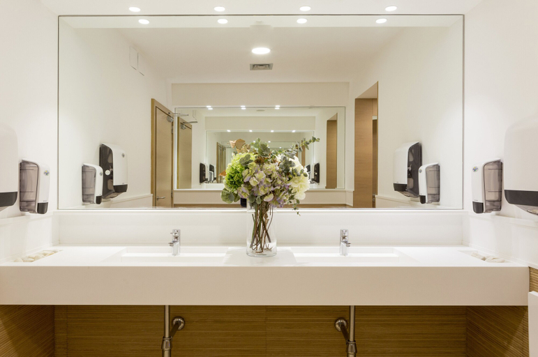 Bathroom 5, Hotel Costa Brava, Girona