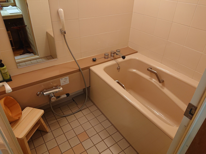 Bathroom 5, Kasuga Hotel, Nara
