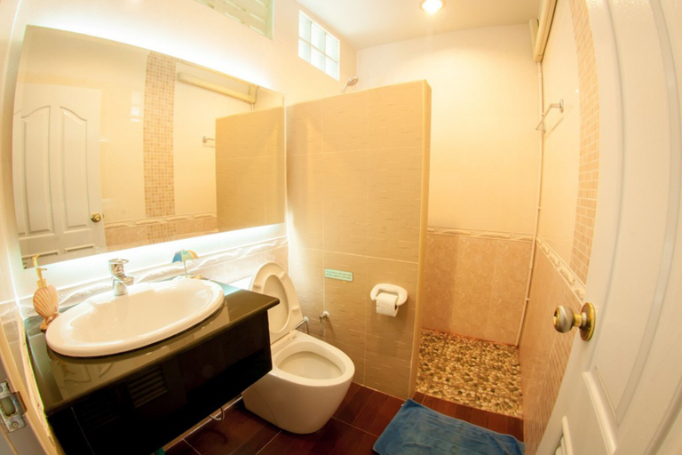 Bathroom 5, Varin Beach Resort, Muang Satun