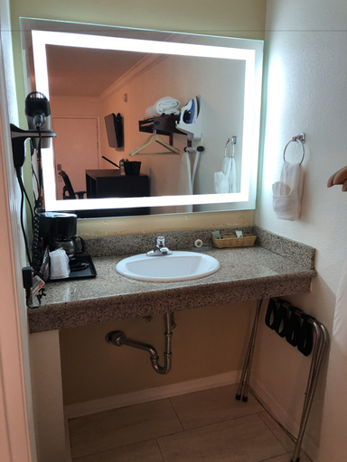 Bathroom 5, Lombard Plaza Motel, San Francisco