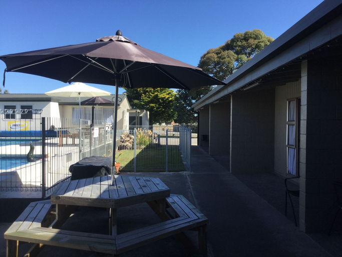 Sport & Beauty 2, Thornton Lodge Motel, Central Hawke's Bay